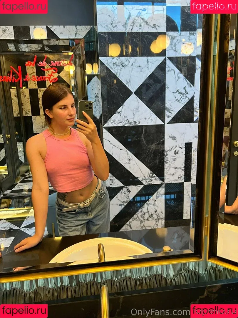 Cherry Blossom / Stormi Bee / baby_cherrry / stormibee / stormibree Onlyfans Photo Gallery 