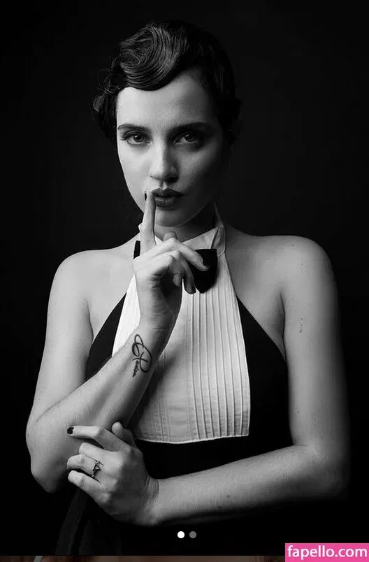 Ophelie Rullier Onlyfans Photo Gallery 