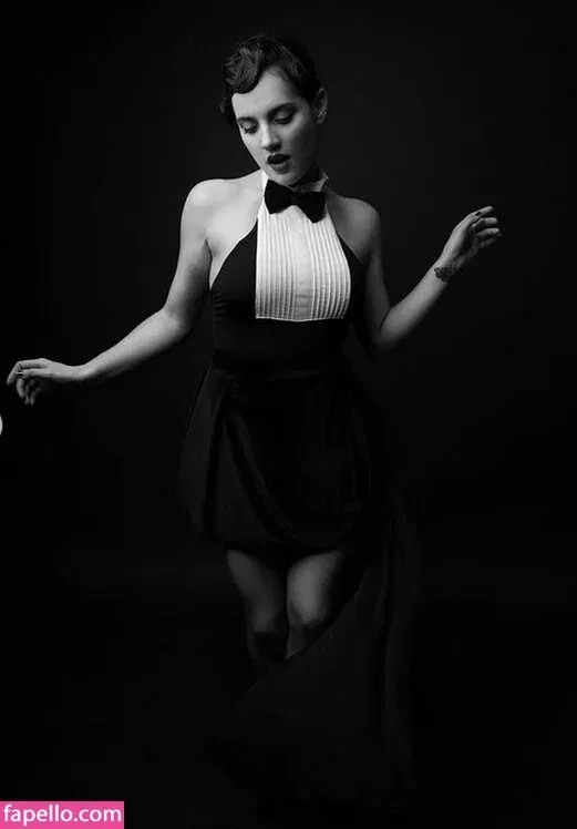 Ophelie Rullier Onlyfans Photo Gallery 