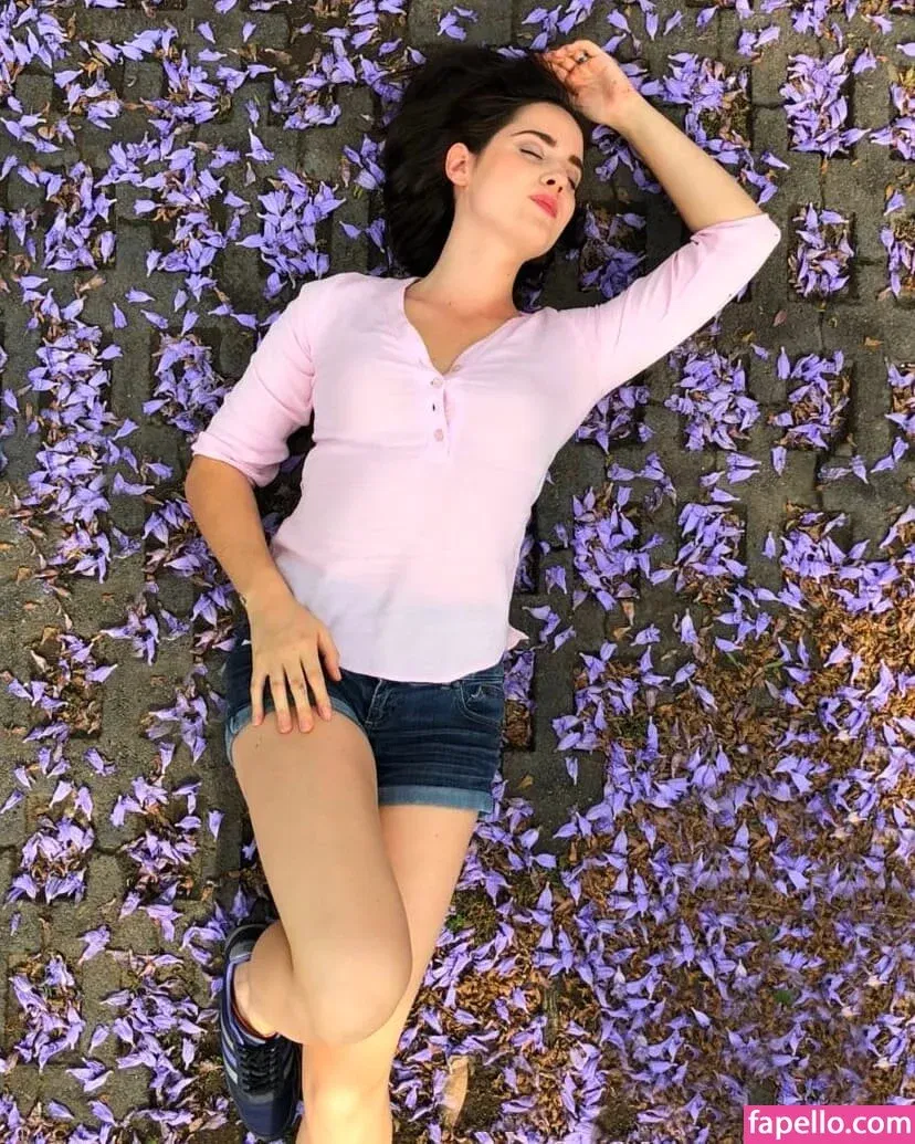 Ophelie Rullier Onlyfans Photo Gallery 