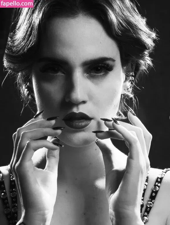 Ophelie Rullier Onlyfans Photo Gallery 