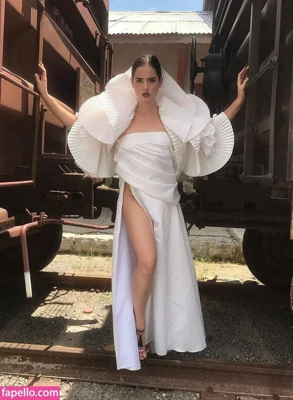 Ophelie Rullier Onlyfans Photo Gallery 