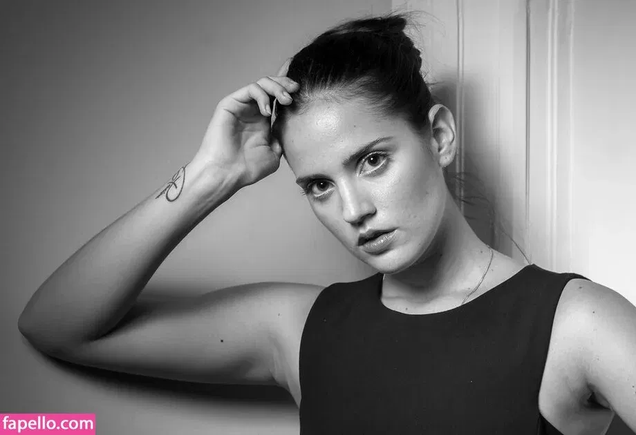 Ophelie Rullier Onlyfans Photo Gallery 