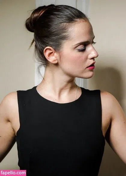 Ophelie Rullier Onlyfans Photo Gallery 