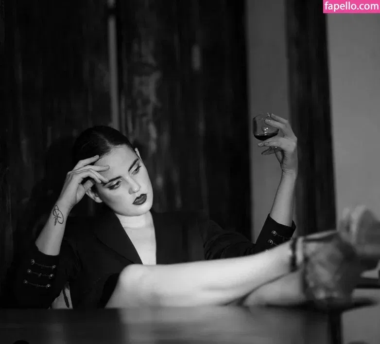 Ophelie Rullier Onlyfans Photo Gallery 