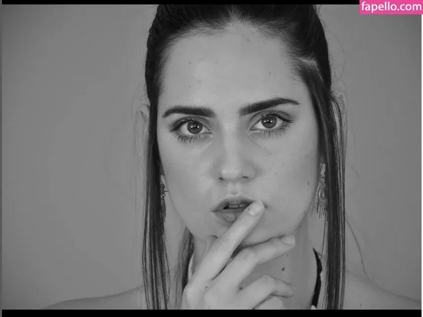 Ophelie Rullier Onlyfans Photo Gallery 