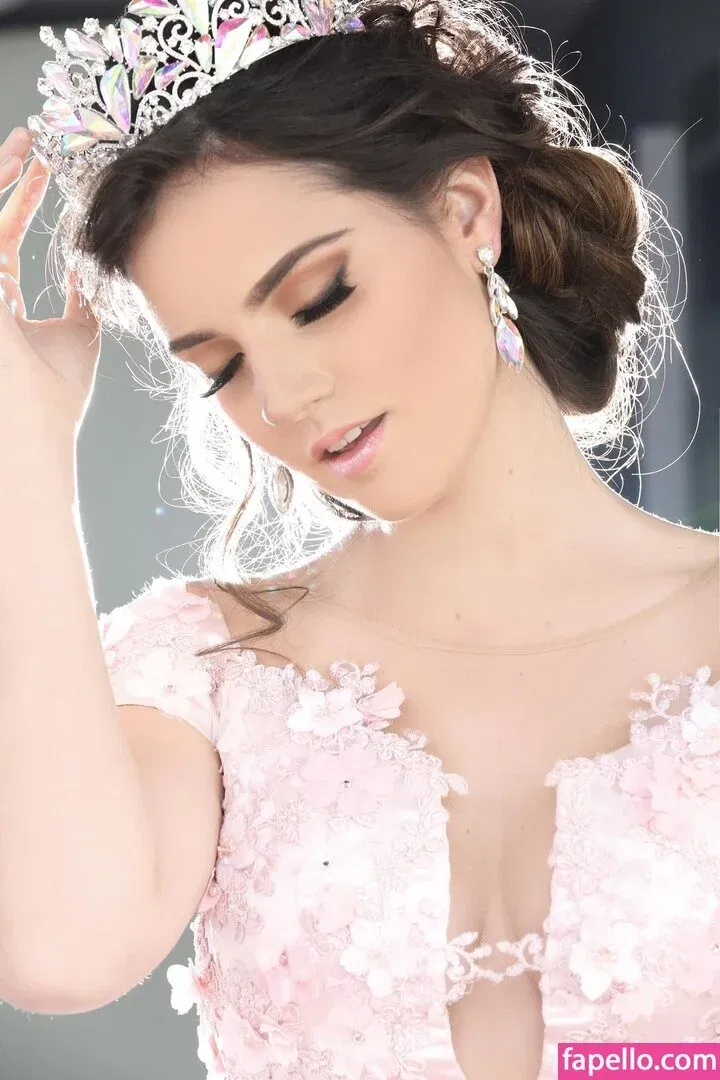 Ophelie Rullier Onlyfans Photo Gallery 