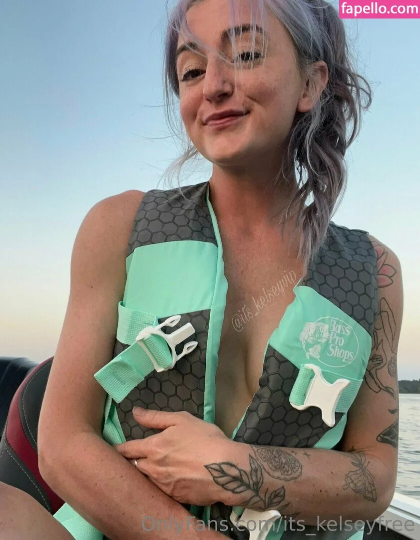 kelseyannefree / kelsharkin Onlyfans Photo Gallery 