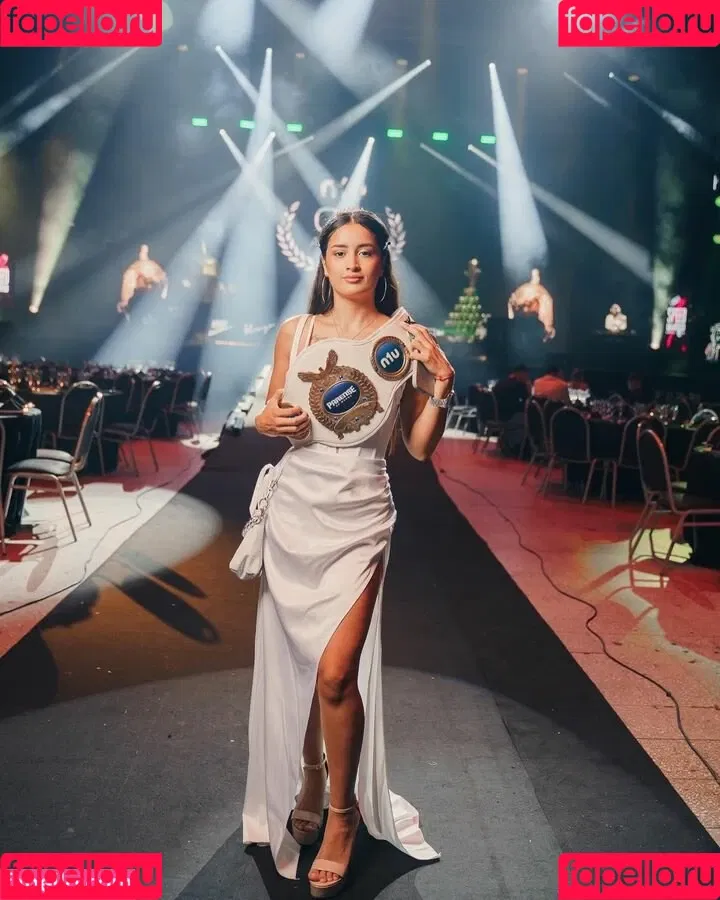 Seleneitor / kathryn_smith Onlyfans Photo Gallery 