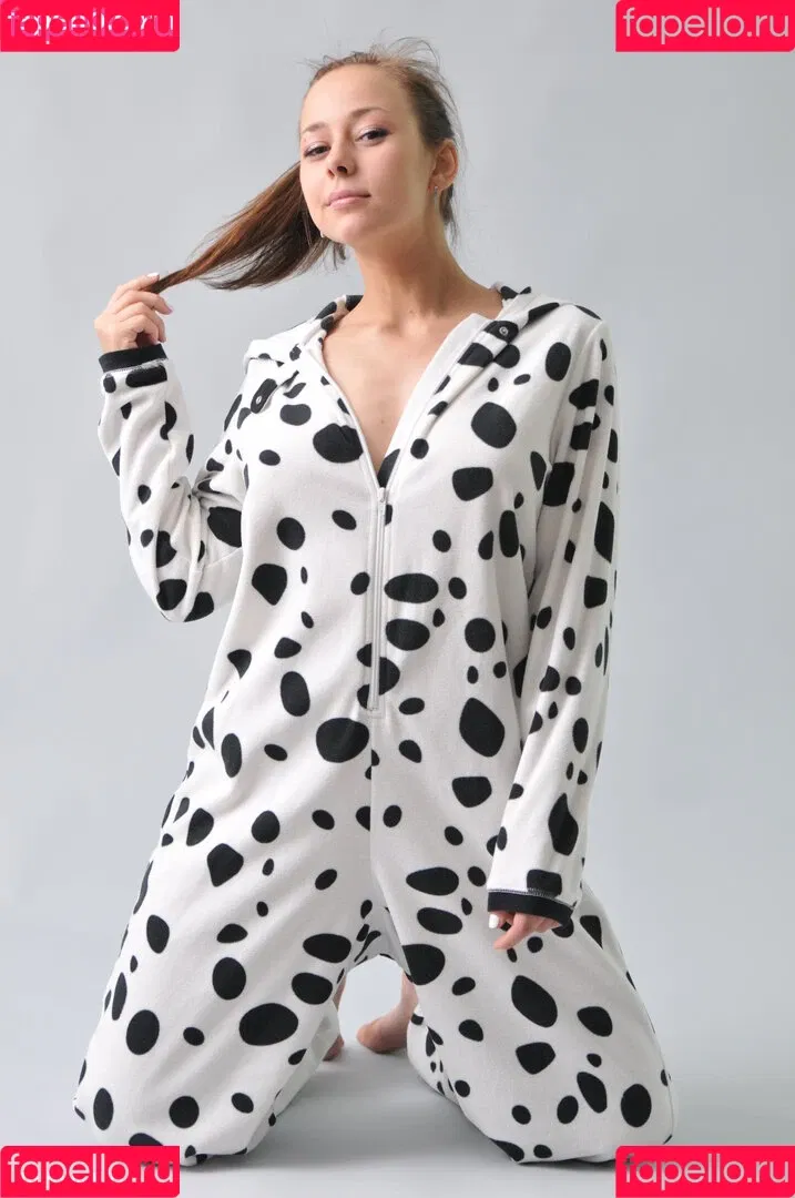 ShowyBeauty / heidi_rom / showbeautyofficial Onlyfans Photo Gallery 