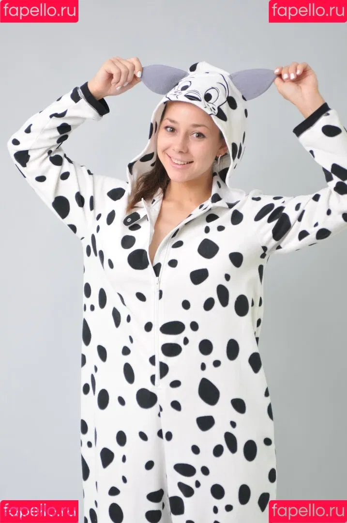 ShowyBeauty / heidi_rom / showbeautyofficial Onlyfans Photo Gallery 