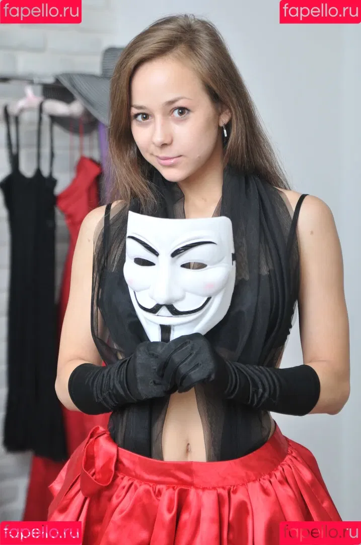 ShowyBeauty / heidi_rom / showbeautyofficial Onlyfans Photo Gallery 