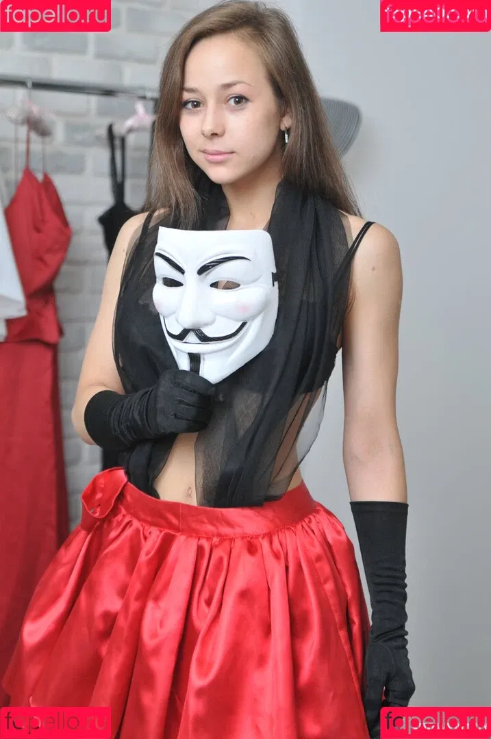 ShowyBeauty / heidi_rom / showbeautyofficial Onlyfans Photo Gallery 