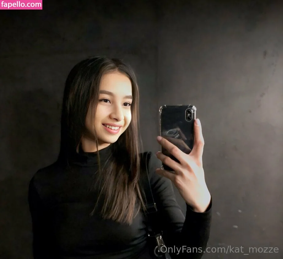 kat_mozze / katamogz Onlyfans Photo Gallery 