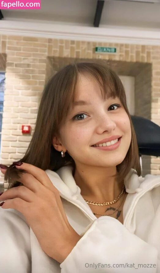 kat_mozze / katamogz Onlyfans Photo Gallery 