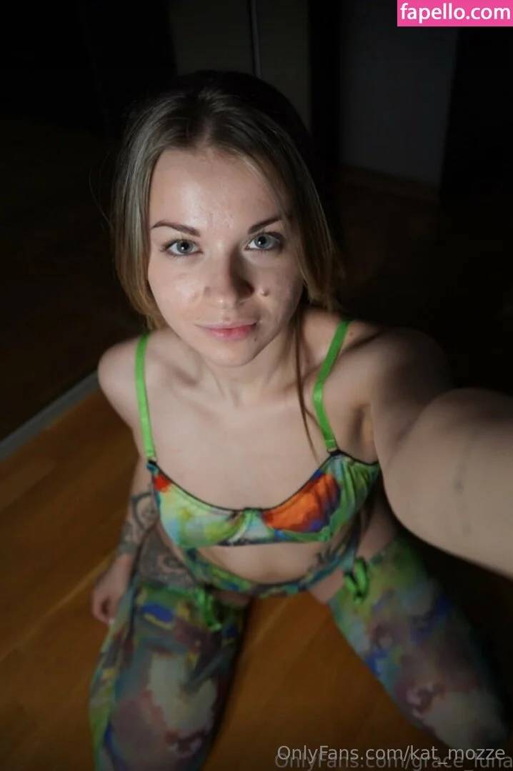 kat_mozze / katamogz Onlyfans Photo Gallery 