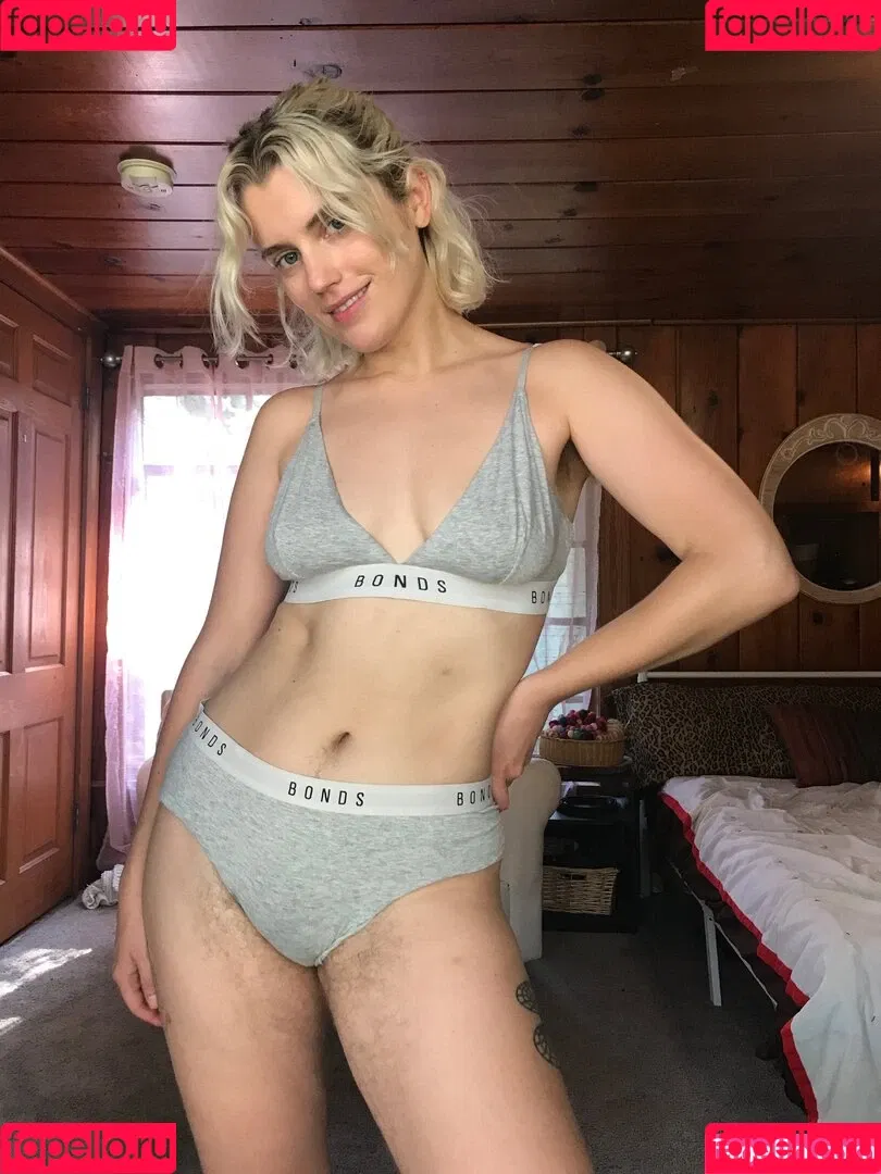 Hairy Women / HairyFairy420 / ig_naturals / pearlygirly06 Onlyfans Photo Gallery 