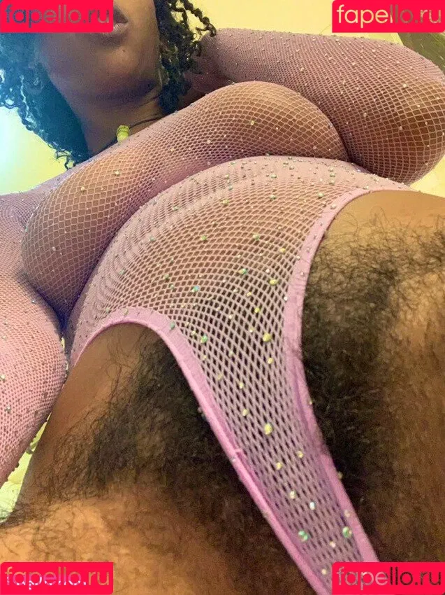 Hairy Women / HairyFairy420 / ig_naturals / pearlygirly06 Onlyfans Photo Gallery 
