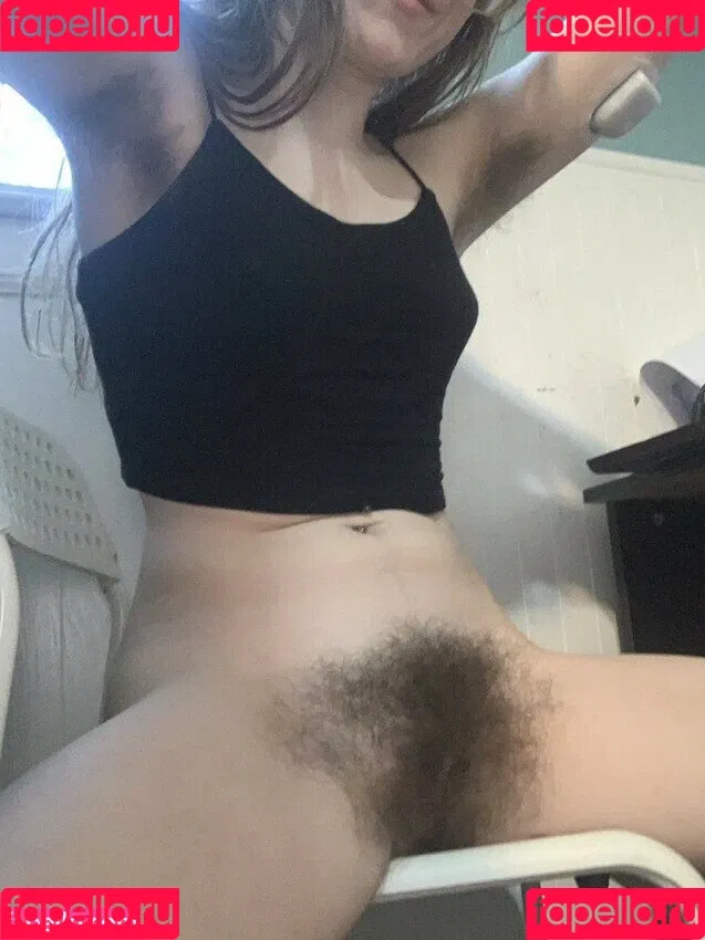 Hairy Women / HairyFairy420 / ig_naturals / pearlygirly06 Onlyfans Photo Gallery 