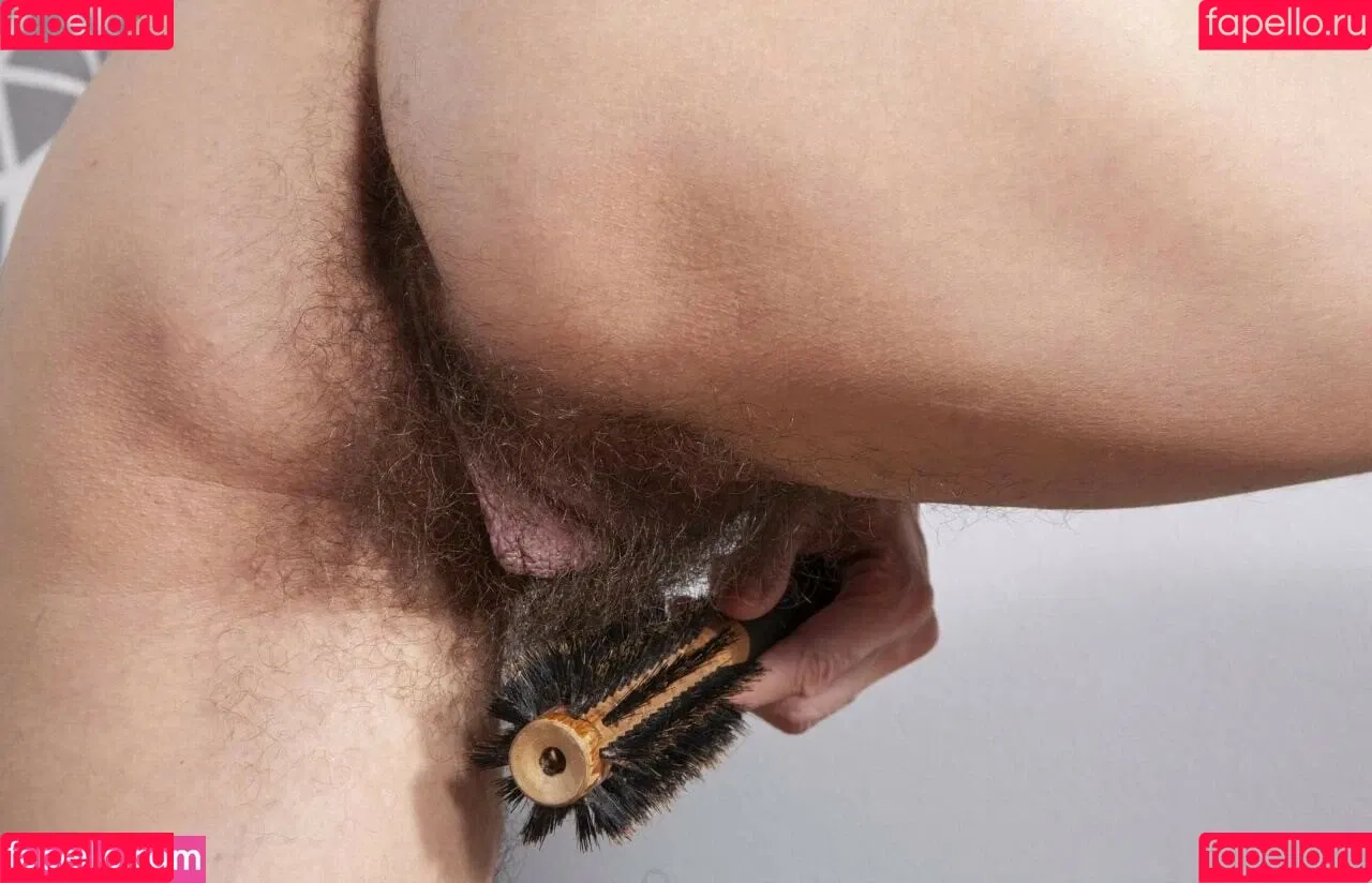 Hairy Women / HairyFairy420 / ig_naturals / pearlygirly06 Onlyfans Photo Gallery 