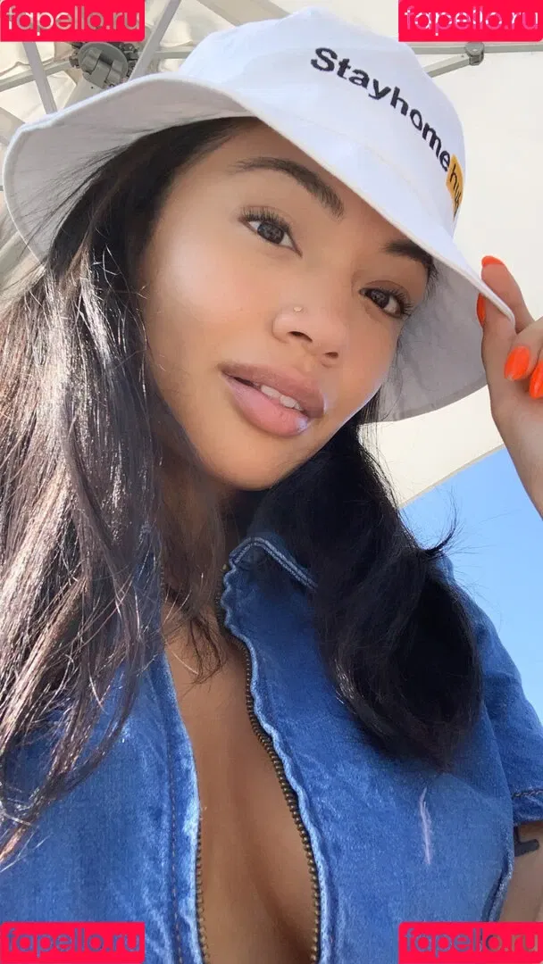 Reyna Morena / enlightenedbimbo / morenareyna Onlyfans Photo Gallery 