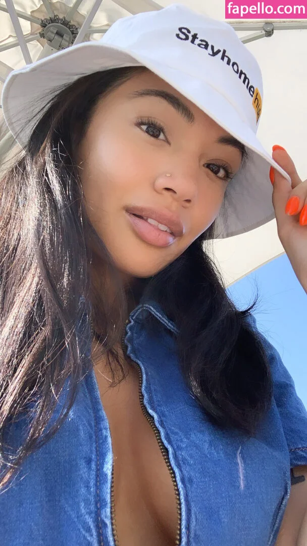 Reyna Morena / enlightenedbimbo / morenareyna Onlyfans Photo Gallery 