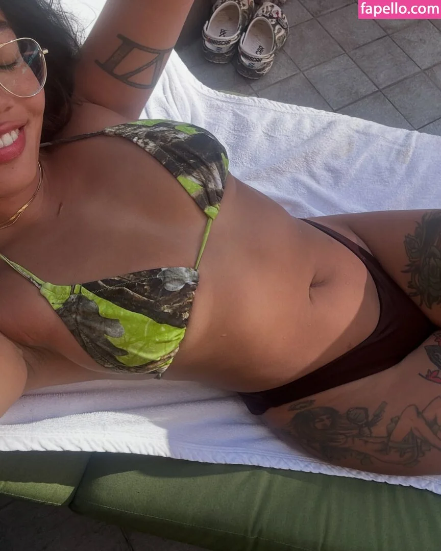 Reyna Morena / enlightenedbimbo / morenareyna Onlyfans Photo Gallery 