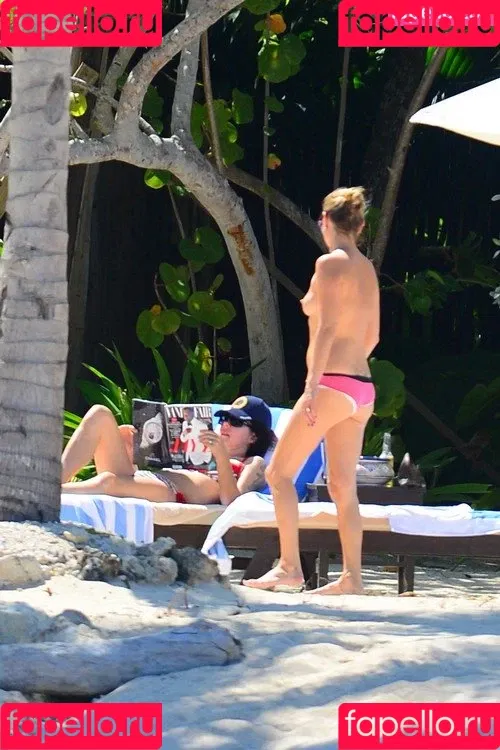 Kate Moss / kateamoss / katemossagency Onlyfans Photo Gallery 