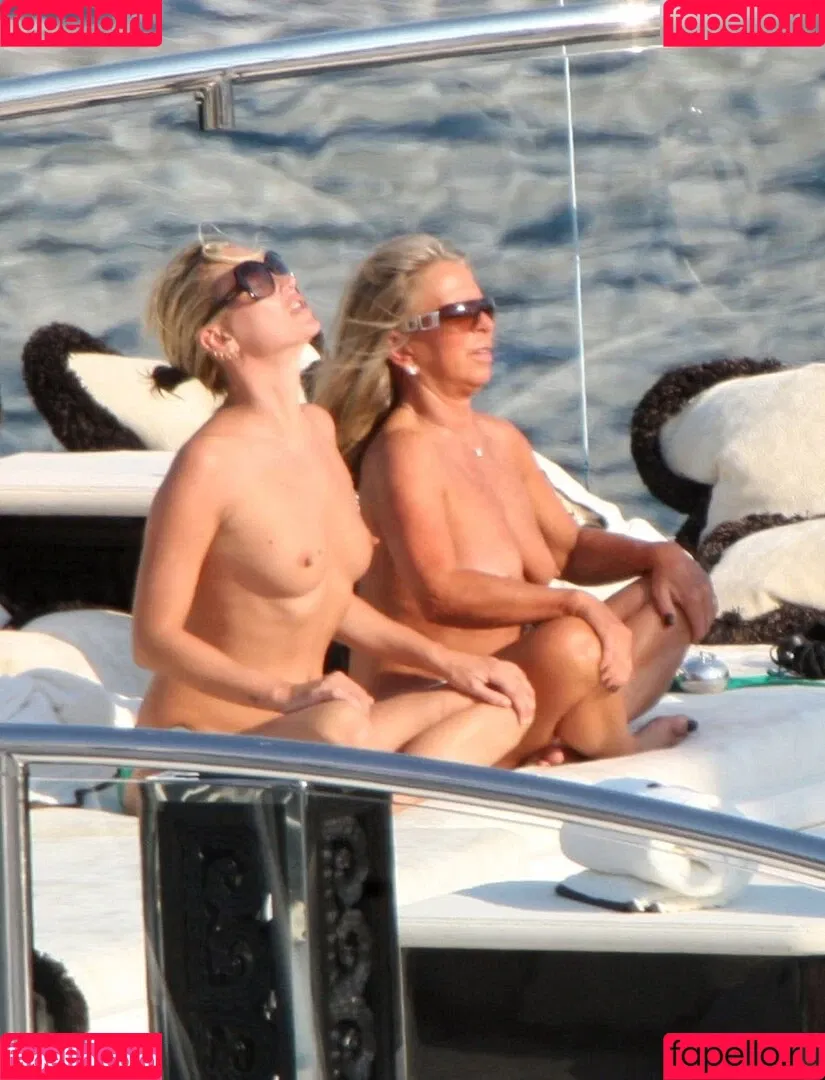 Kate Moss / kateamoss / katemossagency Onlyfans Photo Gallery 