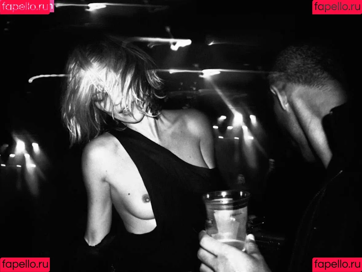 Kate Moss / kateamoss / katemossagency Onlyfans Photo Gallery 