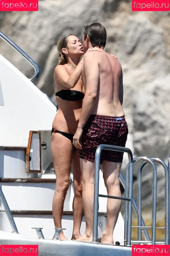 Kate Moss / kateamoss / katemossagency Onlyfans Photo Gallery 