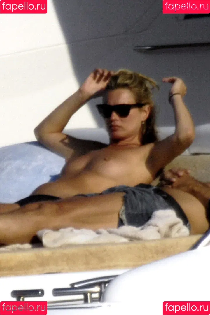 Kate Moss / kateamoss / katemossagency Onlyfans Photo Gallery 