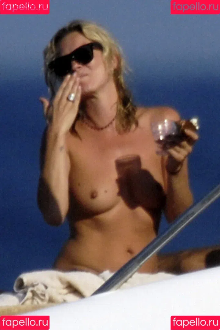 Kate Moss / kateamoss / katemossagency Onlyfans Photo Gallery 