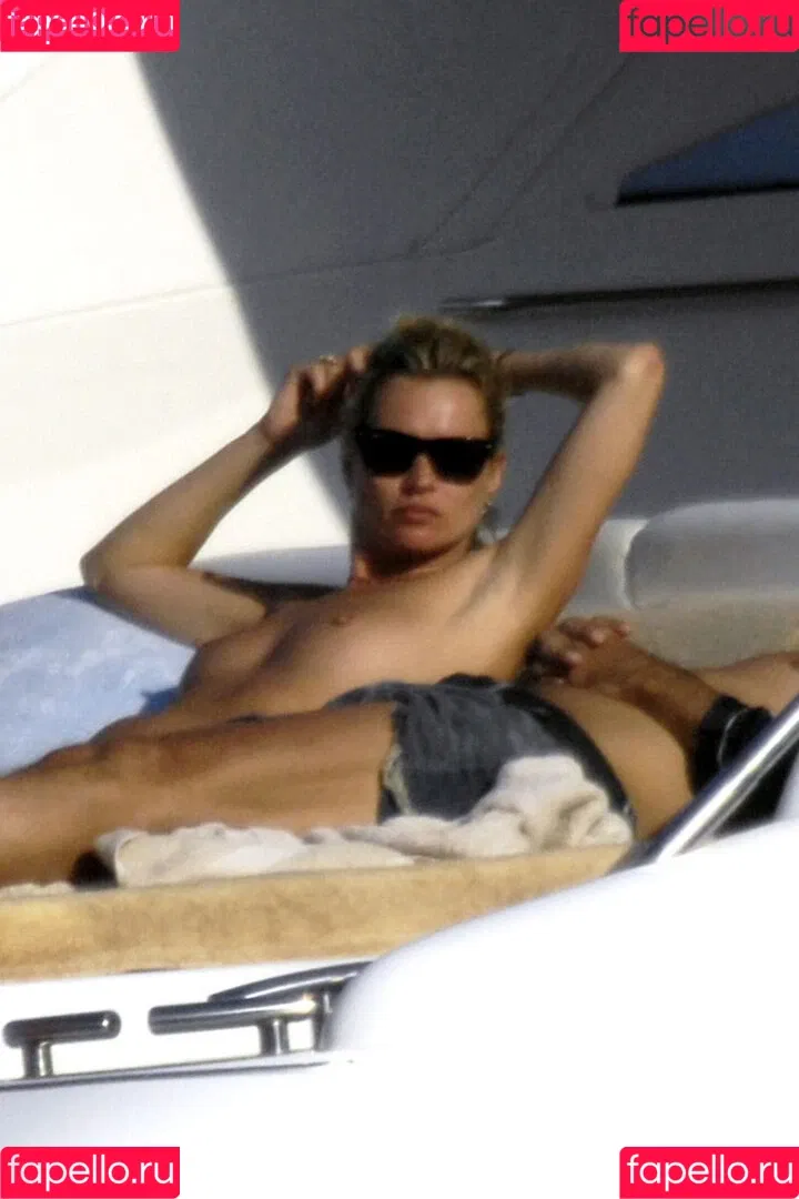 Kate Moss / kateamoss / katemossagency Onlyfans Photo Gallery 