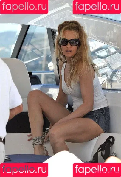 Kate Moss / kateamoss / katemossagency Onlyfans Photo Gallery 