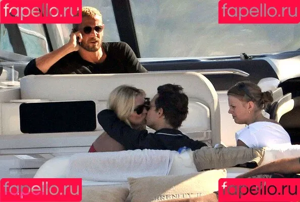 Kate Moss / kateamoss / katemossagency Onlyfans Photo Gallery 