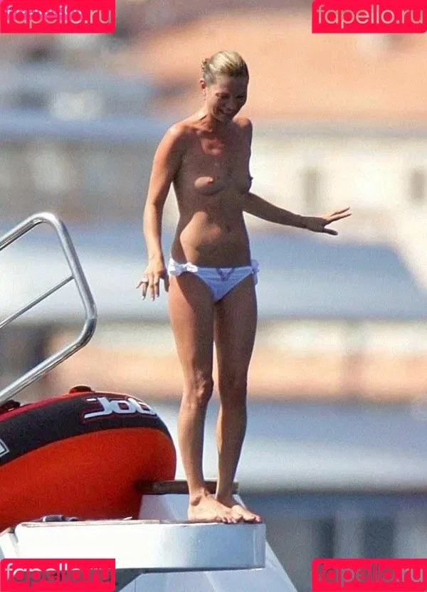 Kate Moss / kateamoss / katemossagency Onlyfans Photo Gallery 