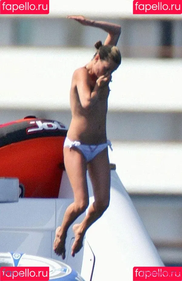 Kate Moss / kateamoss / katemossagency Onlyfans Photo Gallery 