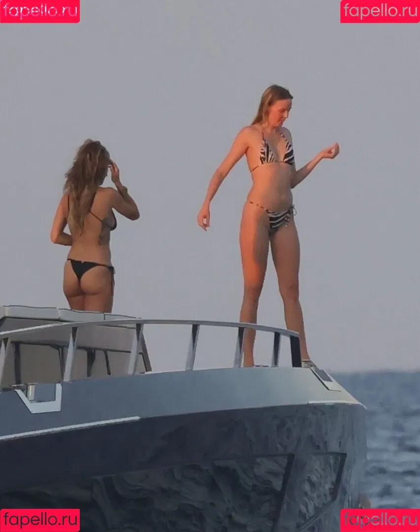 Kate Moss / kateamoss / katemossagency Onlyfans Photo Gallery 