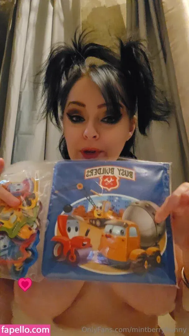 mintandbirch / mintberrybunny Onlyfans Photo Gallery 