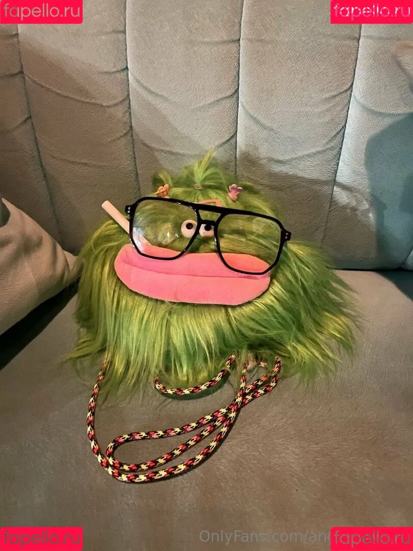 juglypuff / xxgigglypuff Onlyfans Photo Gallery 