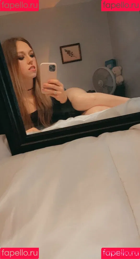 AlliMoona / alli.moona / allimoona04 / allimoonaxxx Onlyfans Photo Gallery 