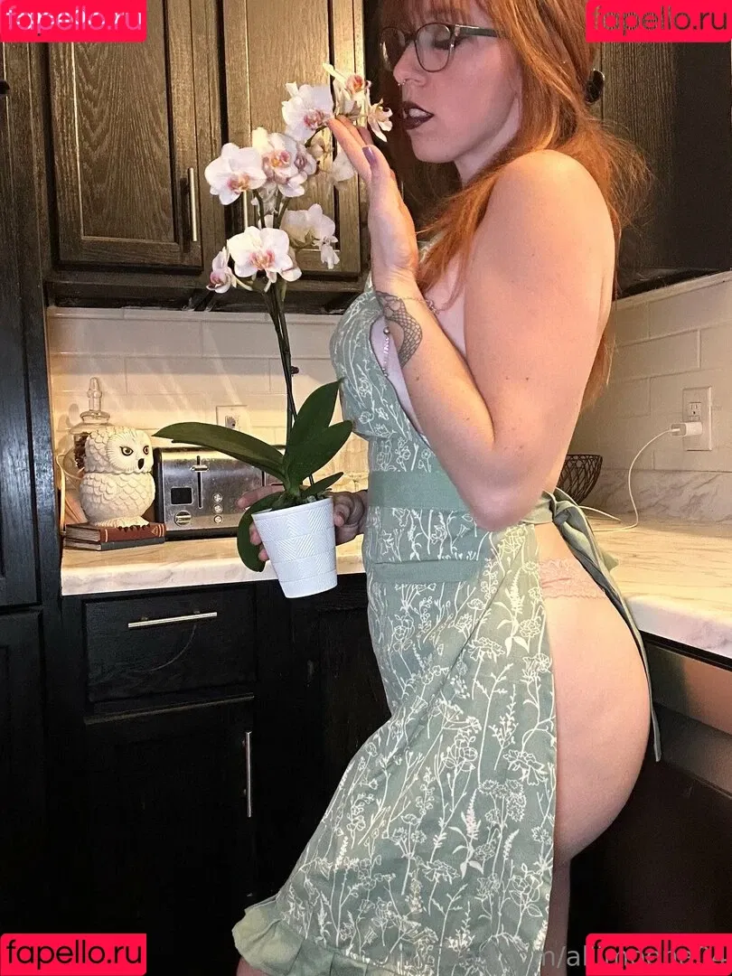 AlliMoona / alli.moona / allimoona04 / allimoonaxxx Onlyfans Photo Gallery 