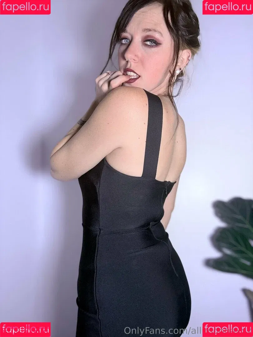 AlliMoona / alli.moona / allimoona04 / allimoonaxxx Onlyfans Photo Gallery 