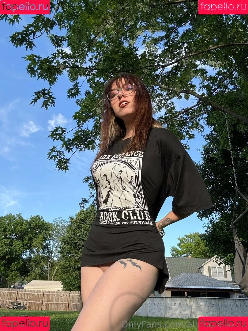 AlliMoona / alli.moona / allimoona04 / allimoonaxxx Onlyfans Photo Gallery 