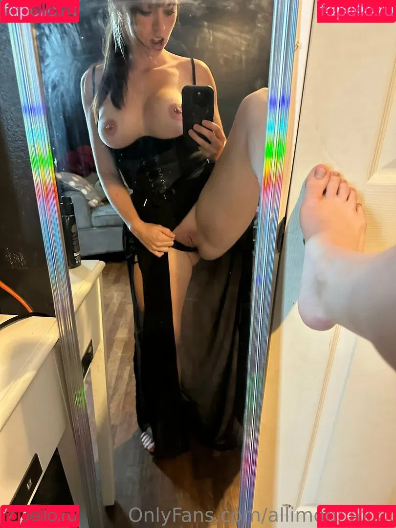 AlliMoona / alli.moona / allimoona04 / allimoonaxxx Onlyfans Photo Gallery 