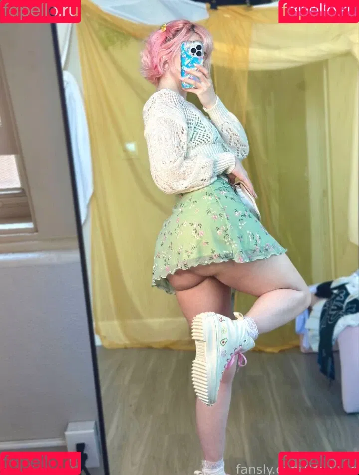 Mewlies / mewlies.tv / mewliesASMR Onlyfans Photo Gallery 