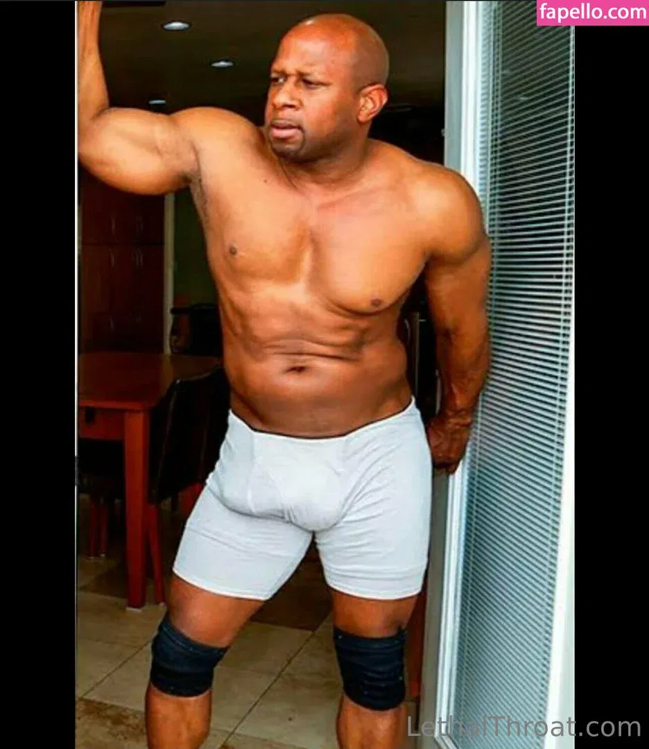 hiscockytwinn / lethalthroat Onlyfans Photo Gallery 