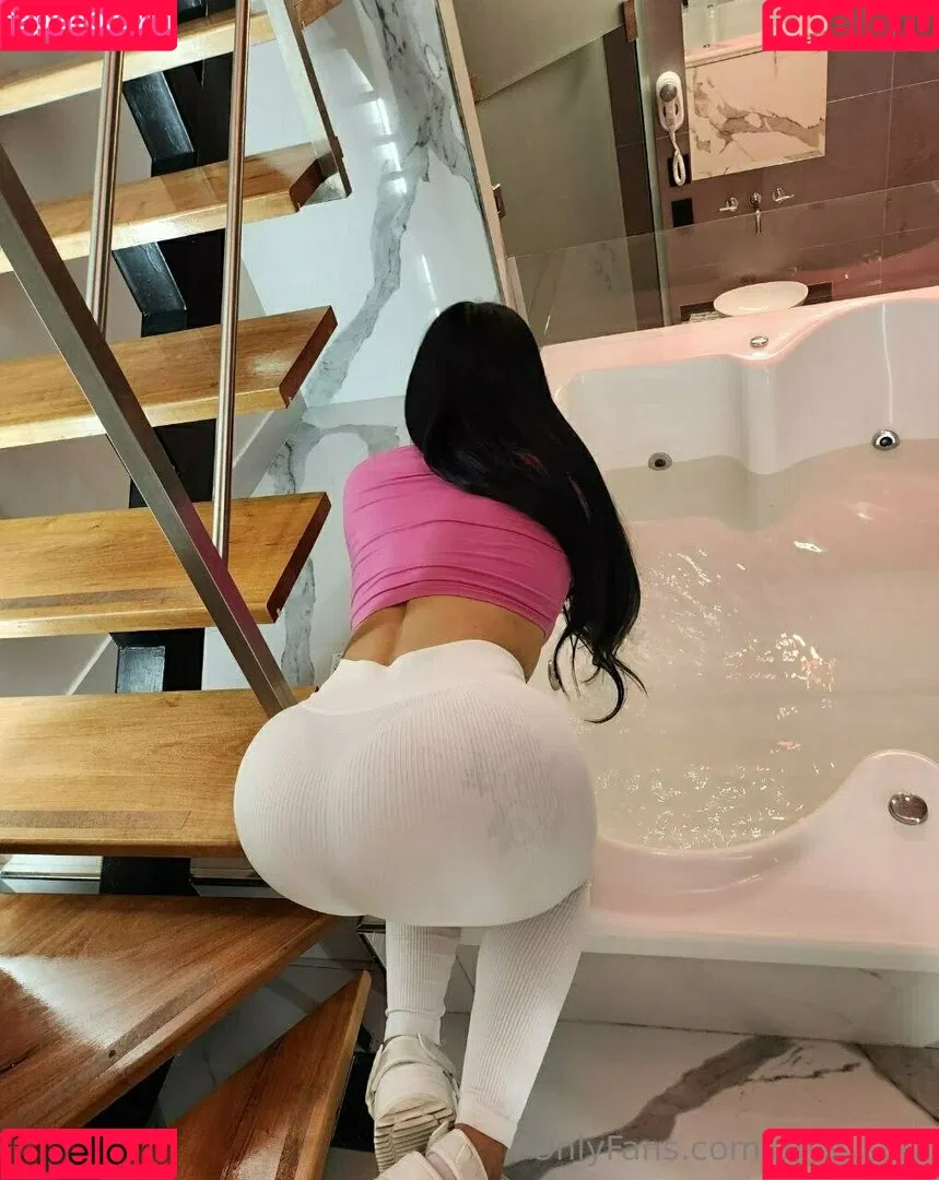 arya_star / ayrastarr Onlyfans Photo Gallery 