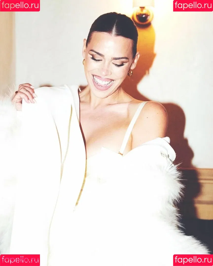 Billie Piper / billiepiper Onlyfans Photo Gallery 